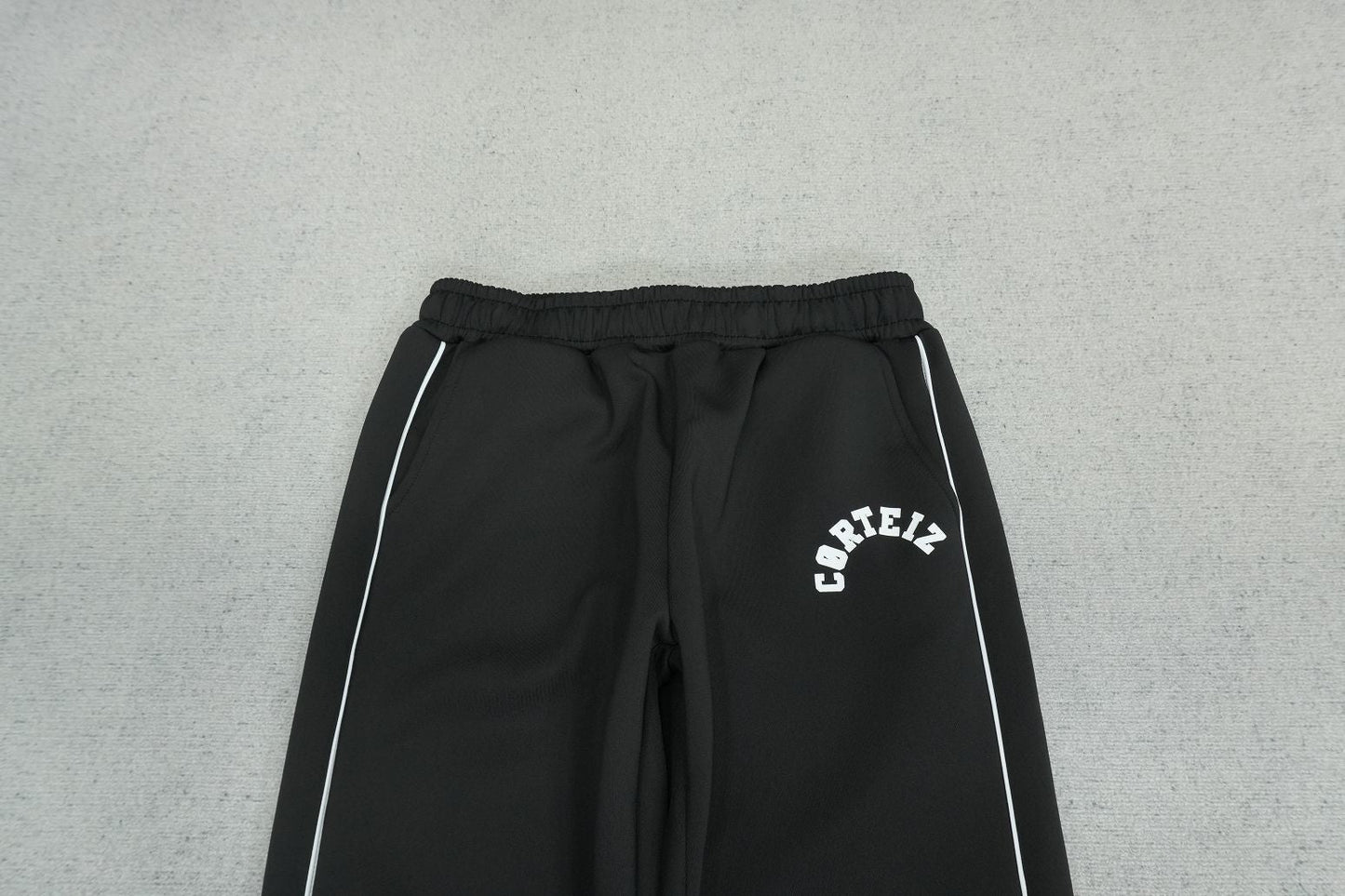 C - SWEATPANTS