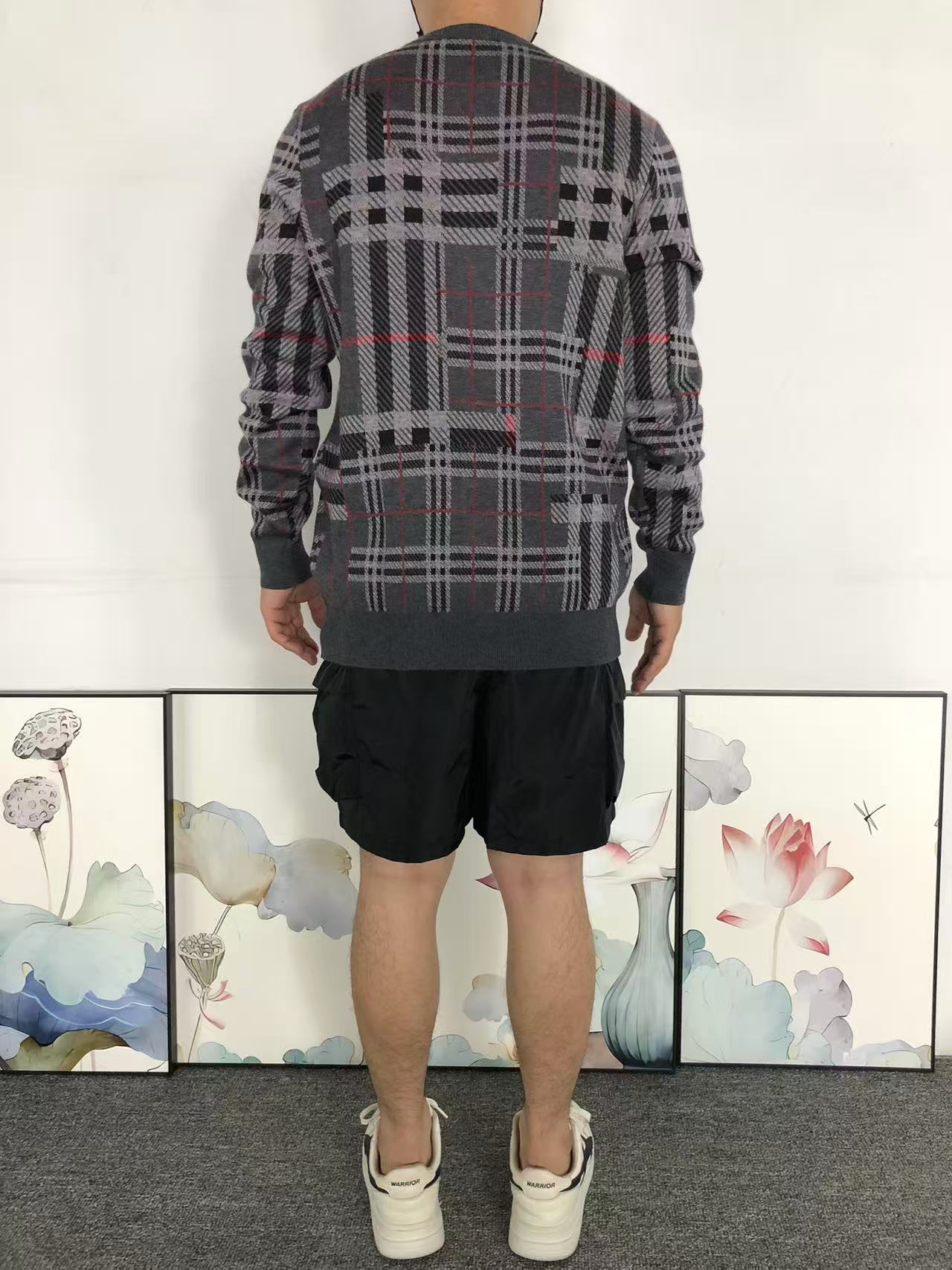 B - SWEATER