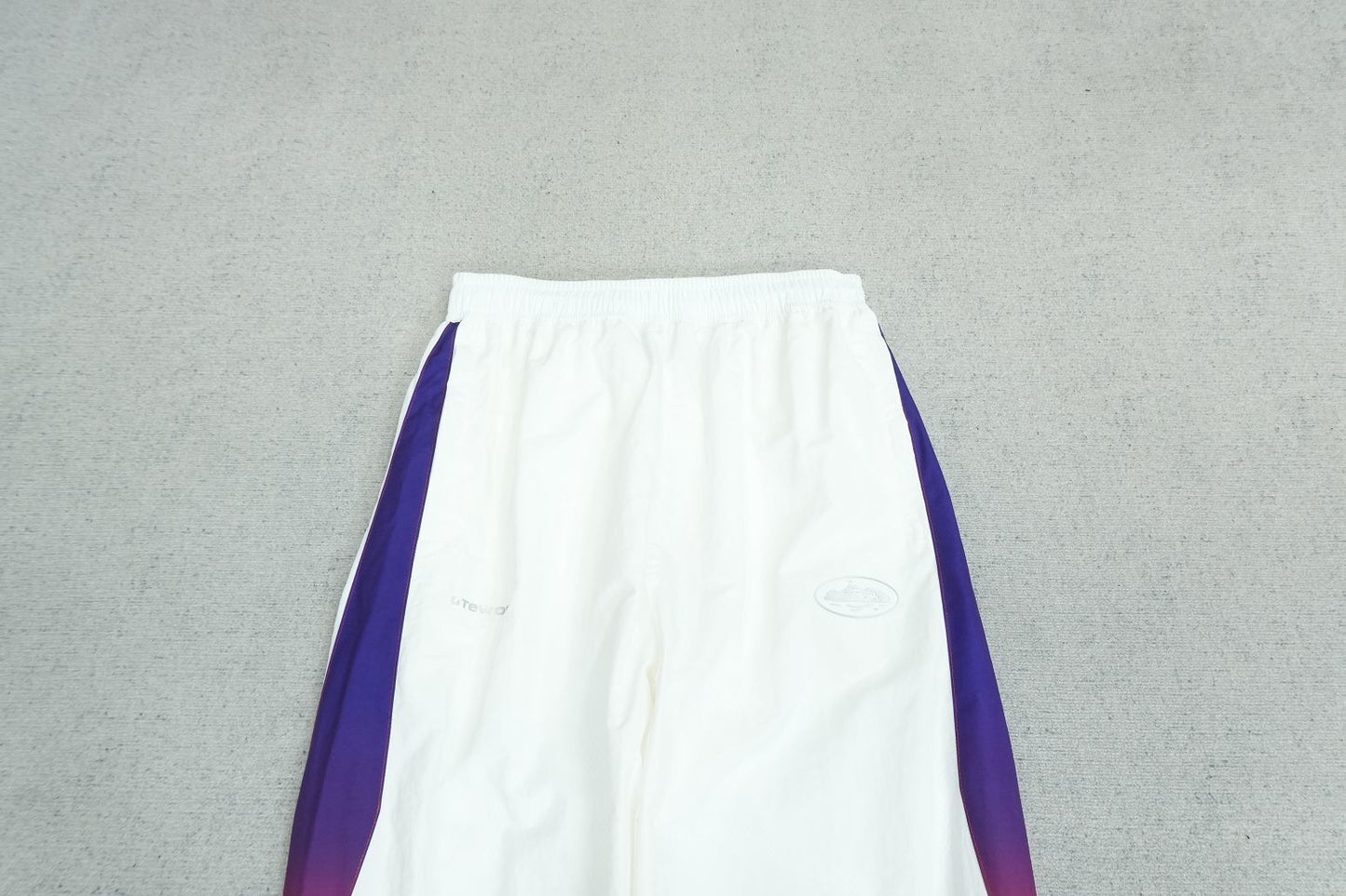 C - SWEATPANTS