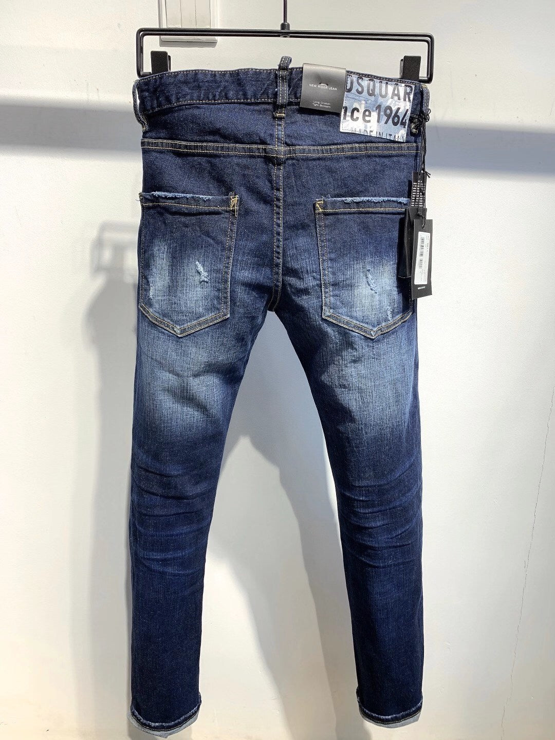 D - JEANS