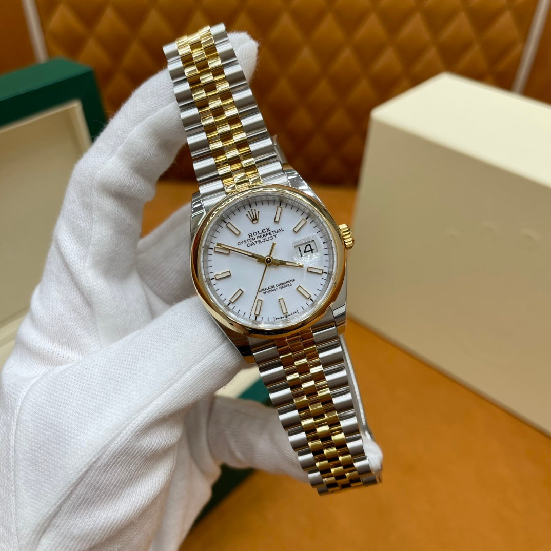 M - Watch