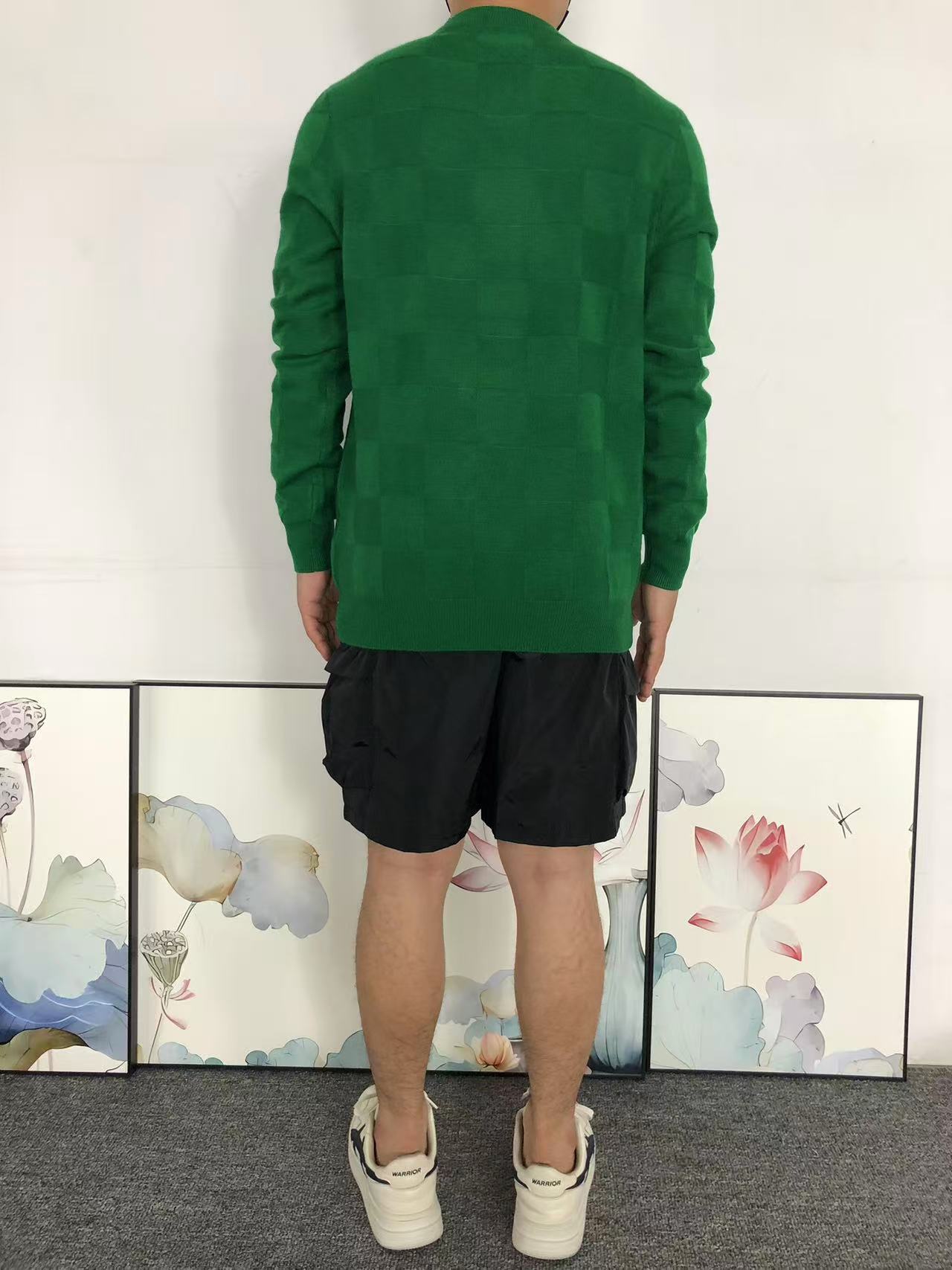 L - SWEATER