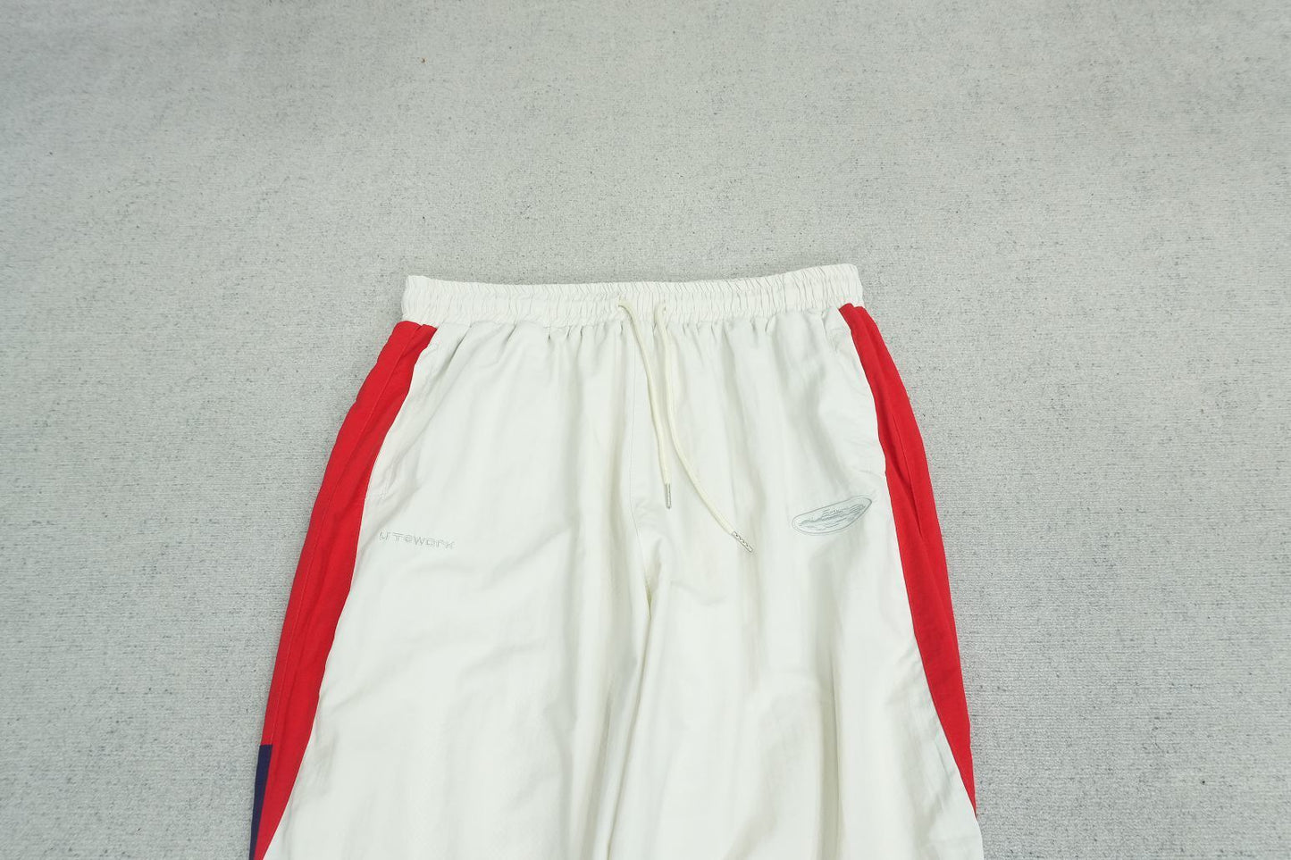 C - SWEATPANTS