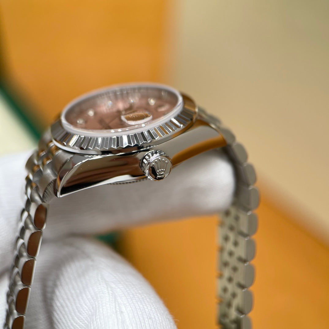 M - Watch