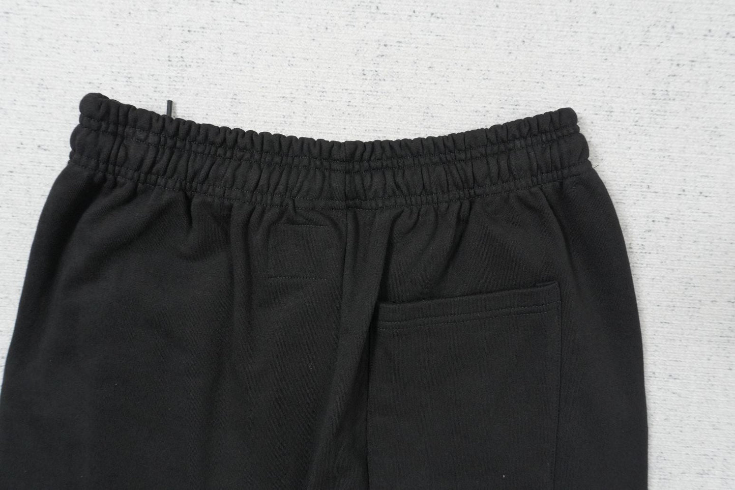 H - SWEATPANTS