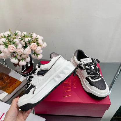 V - SNEAKERS