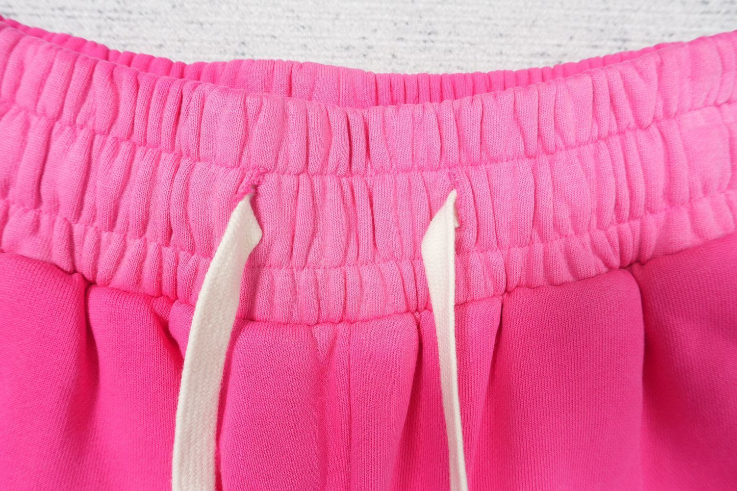 L - SWEATPANTS