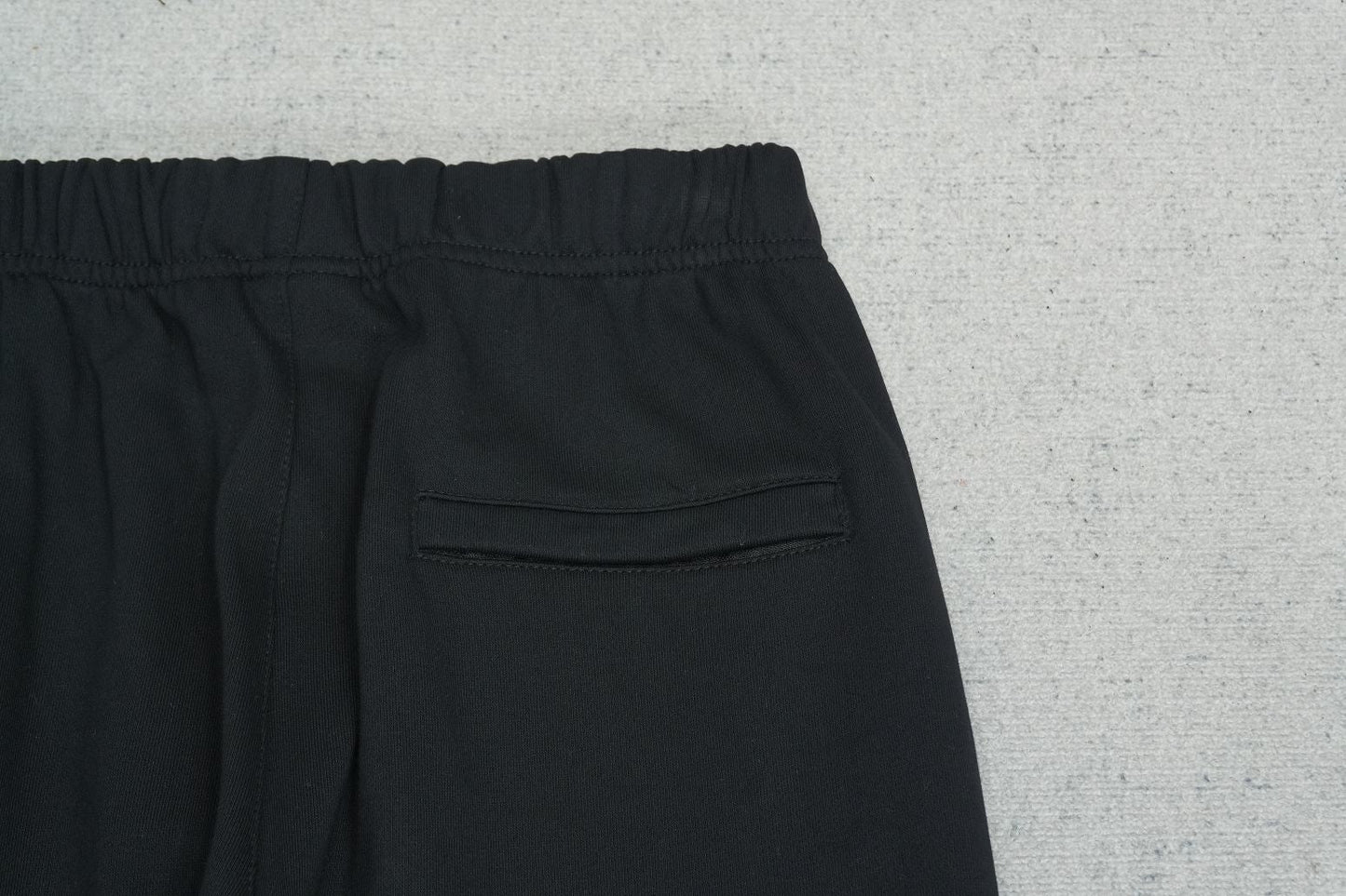 C - SWEATPANTS