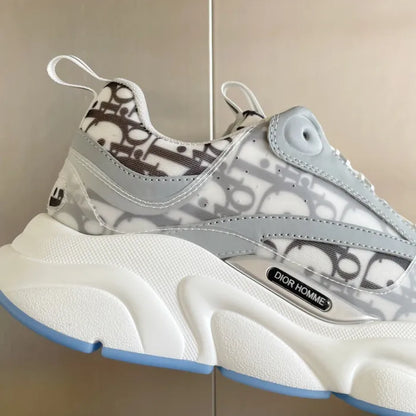 D - SNEAKERS