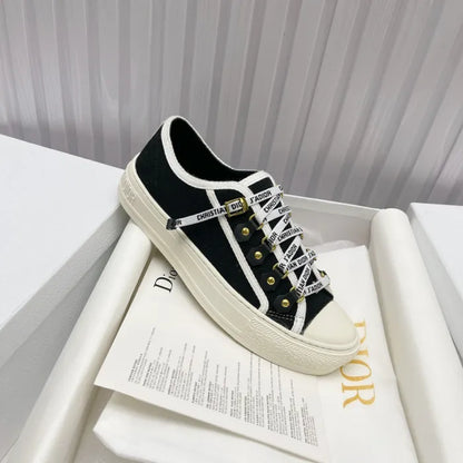 D - SNEAKERS