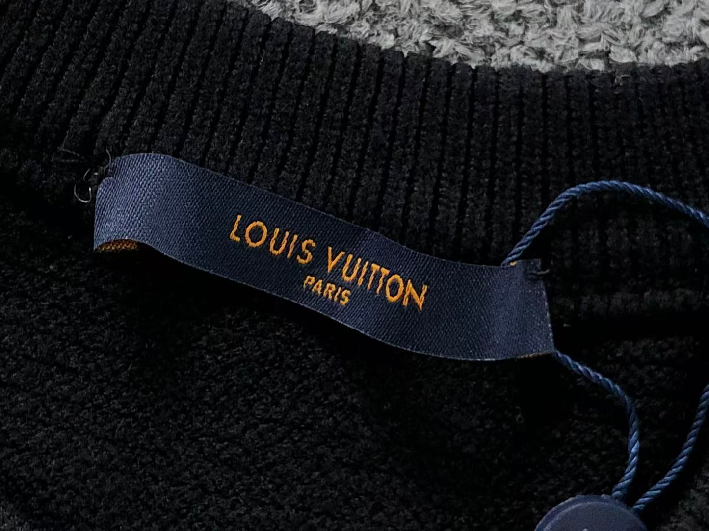 L - SWEATER