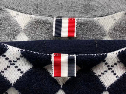 T - SWEATER