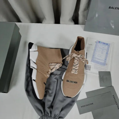 B - SNEAKERS