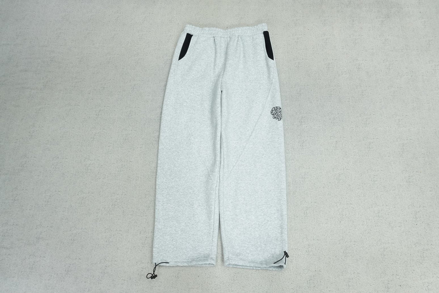 M - SWEATPANTS