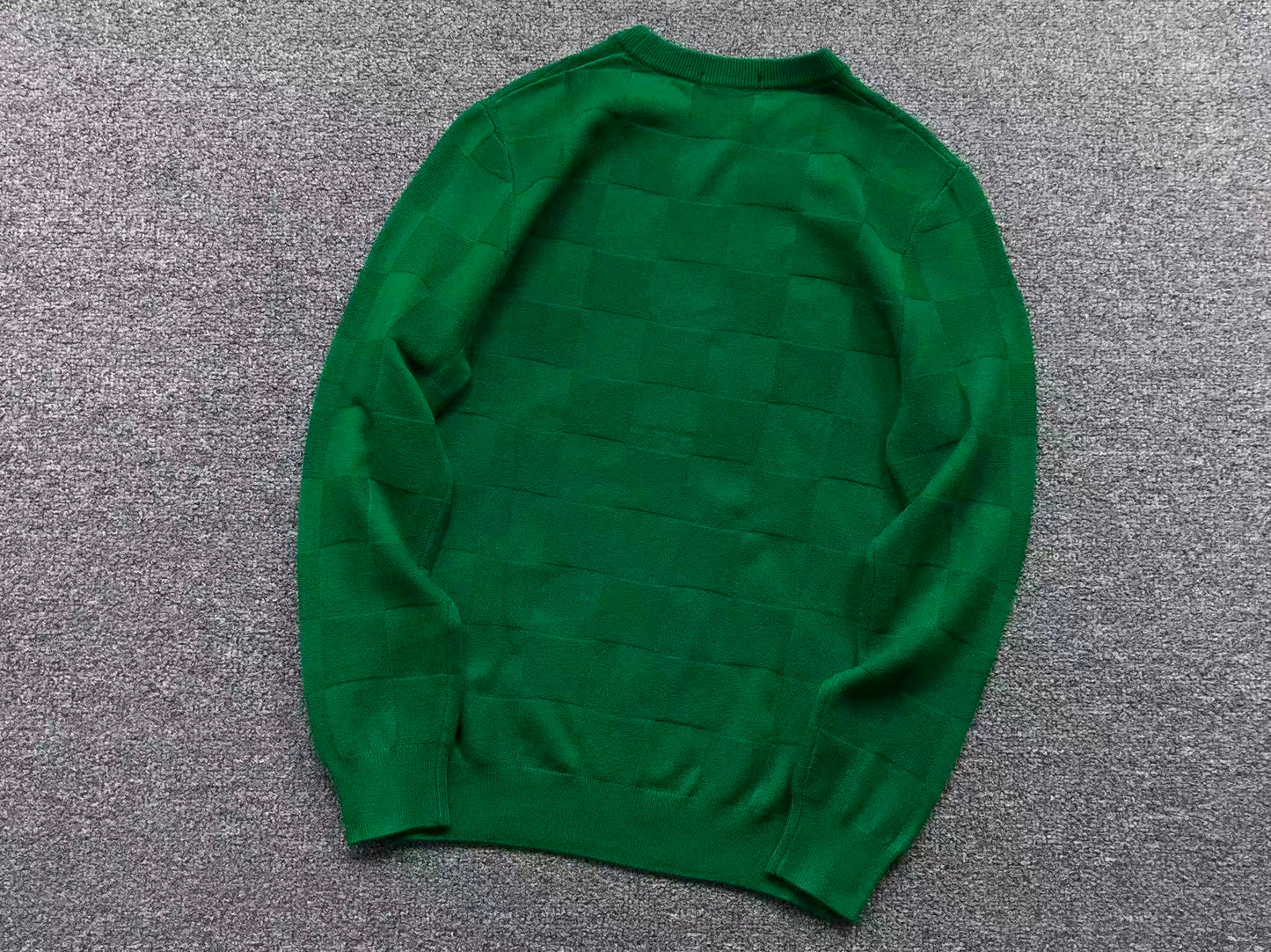 L - SWEATER