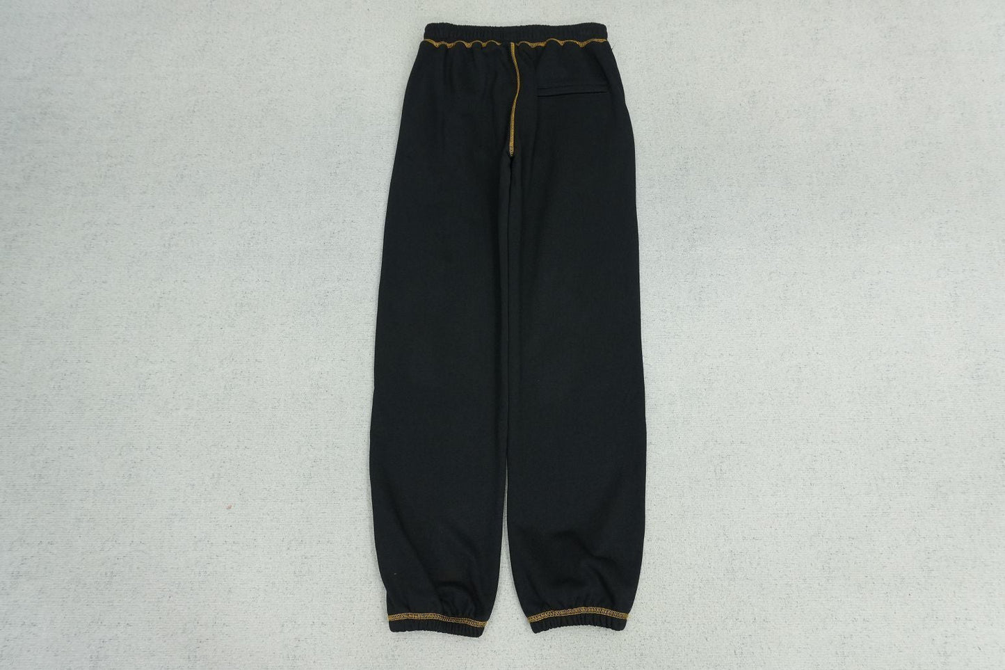 C - SWEATPANTS
