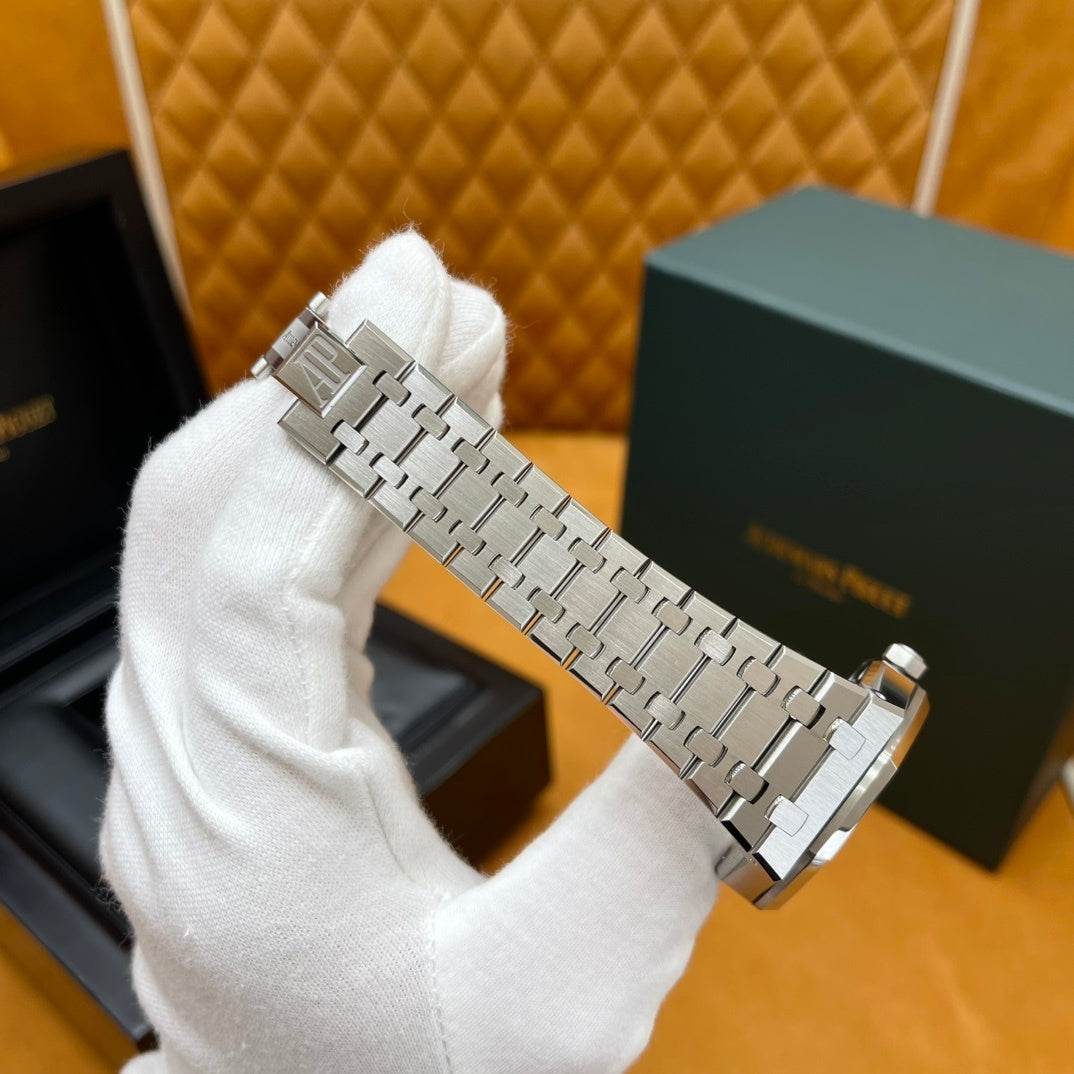 P - Watch