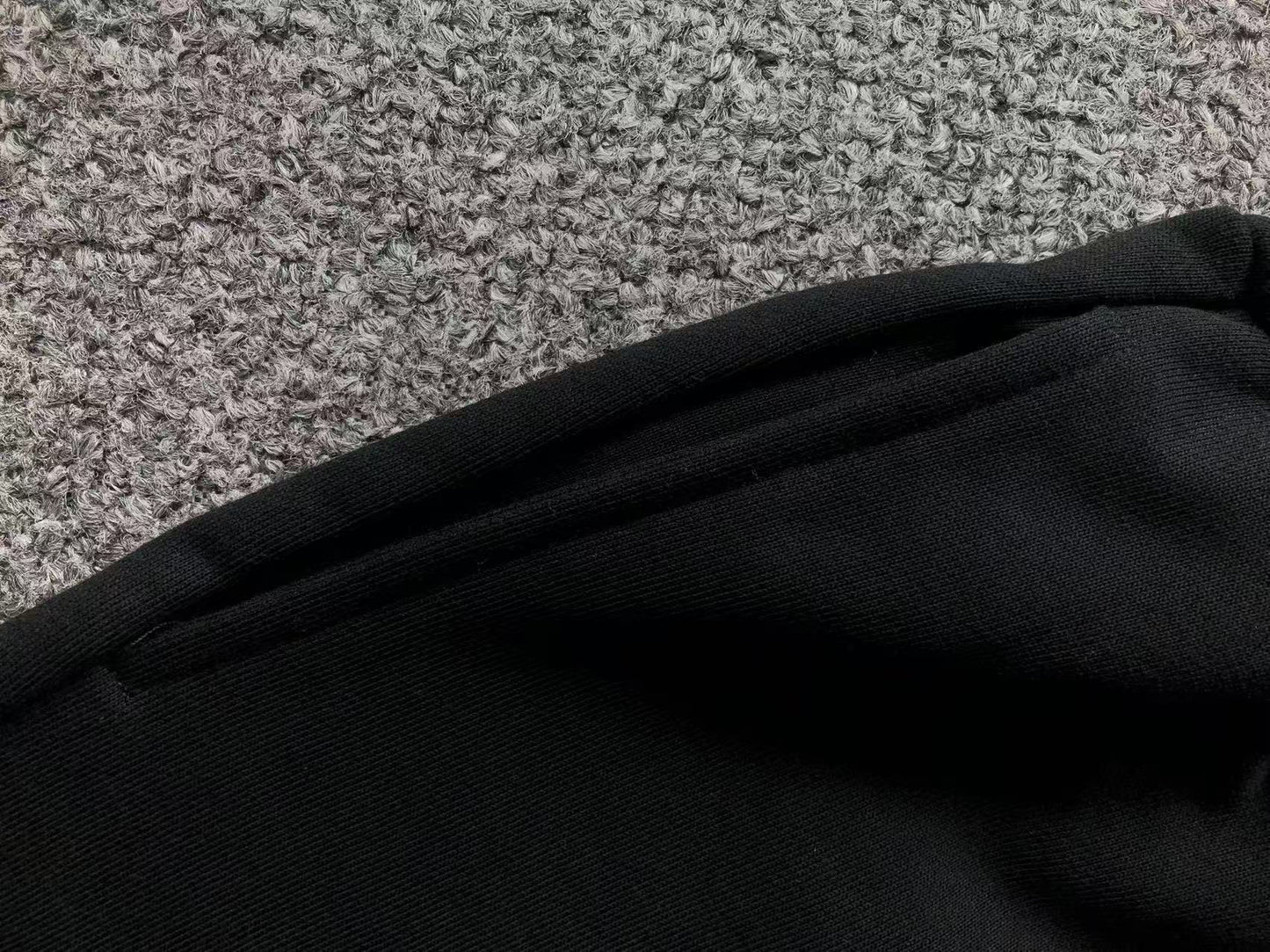 R - SHORTS