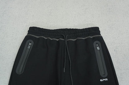 S - SWEATPANTS