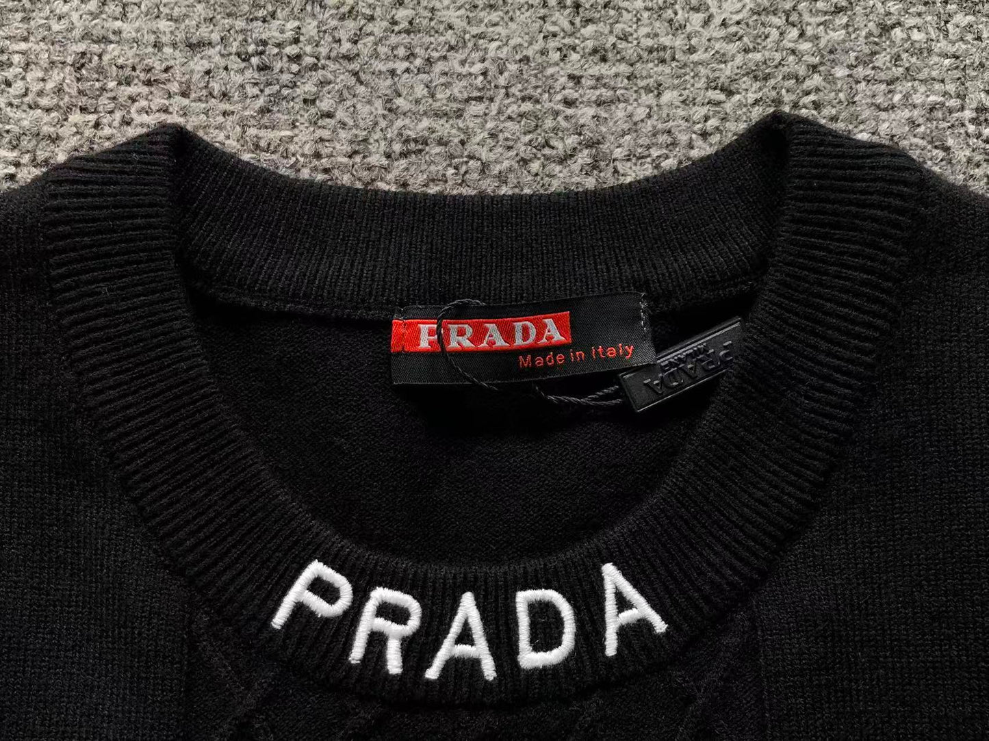 P - SWEATER