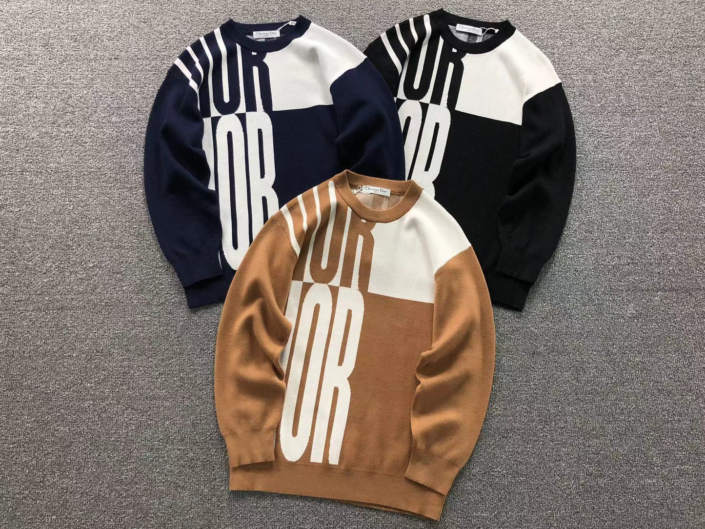D - SWEATER