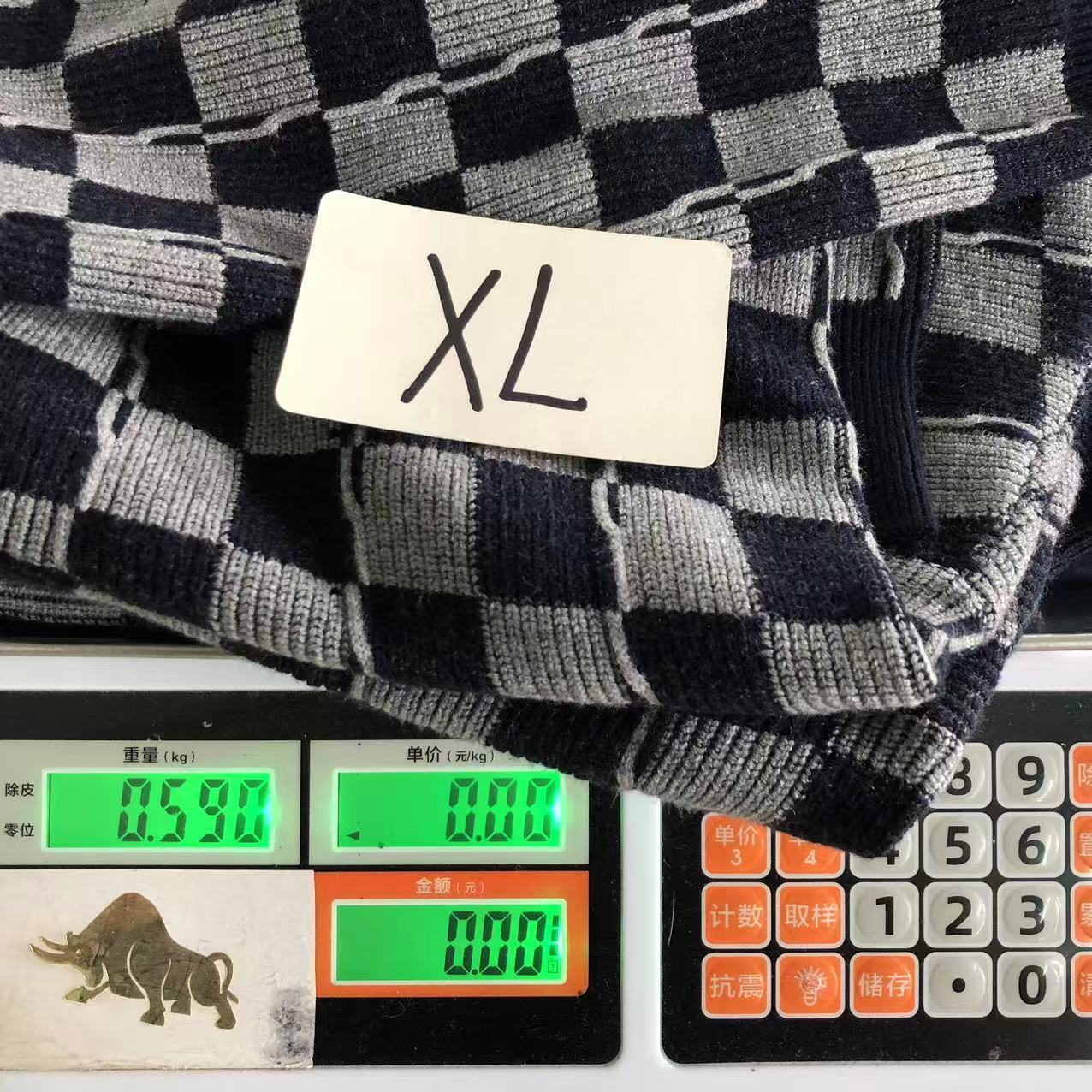 L - SWEATER