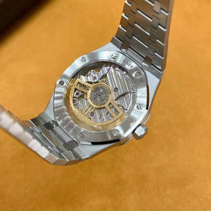 P - Watch