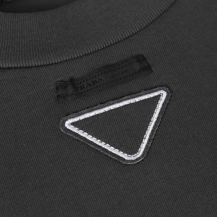 P  - SWEATER
