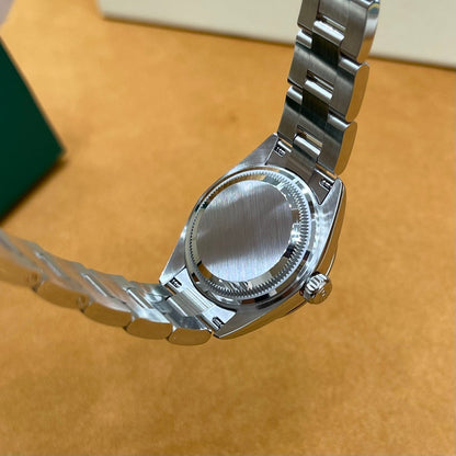 M - Watch