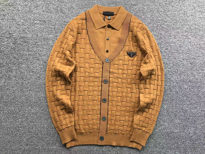 P - SWEATER