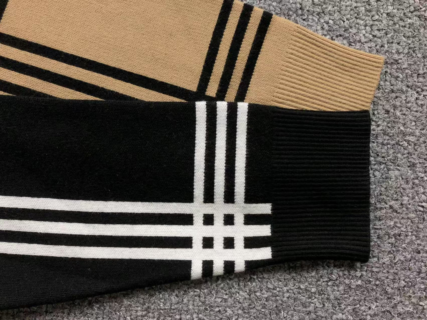 B - SWEATER
