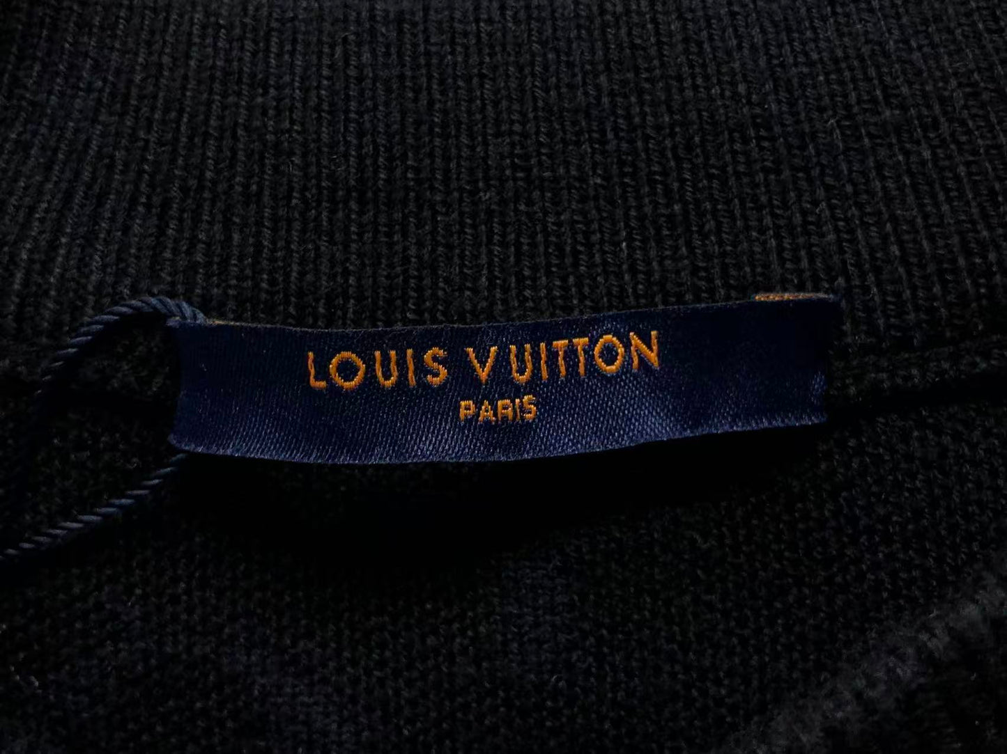 L - SWEATER
