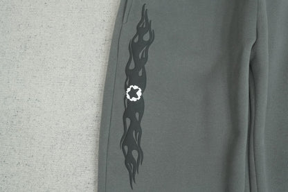 B - SWEATPANTS