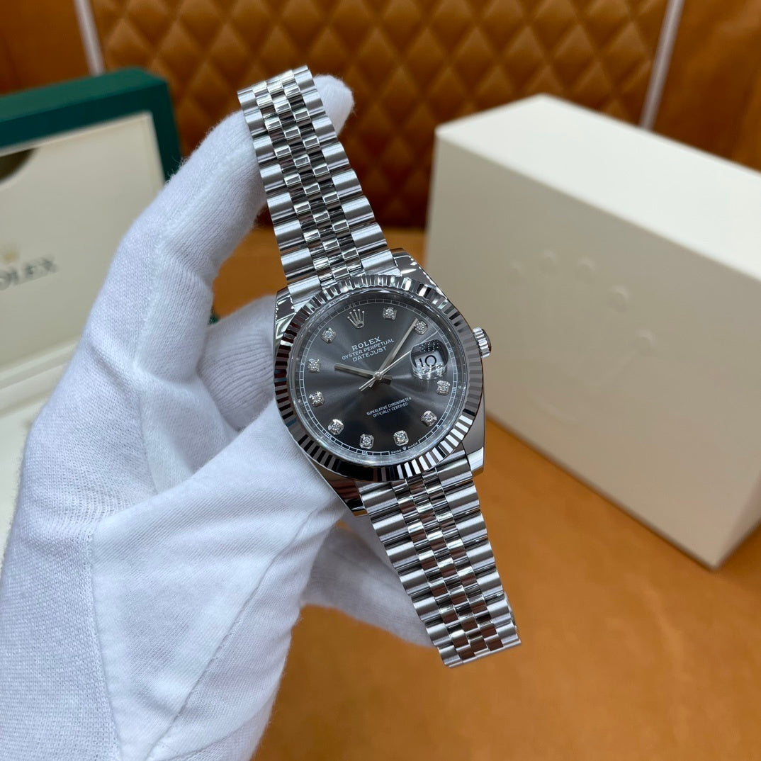 M - Watch