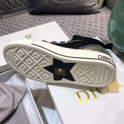 D - SNEAKERS