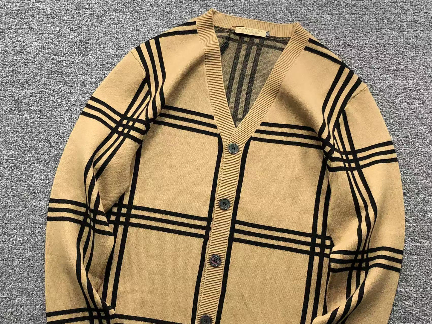 B - SWEATER