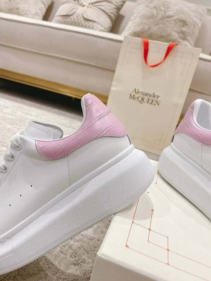 A - SNEAKERS