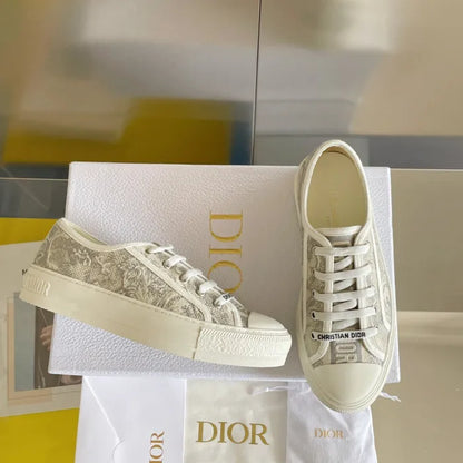 D - SNEAKERS