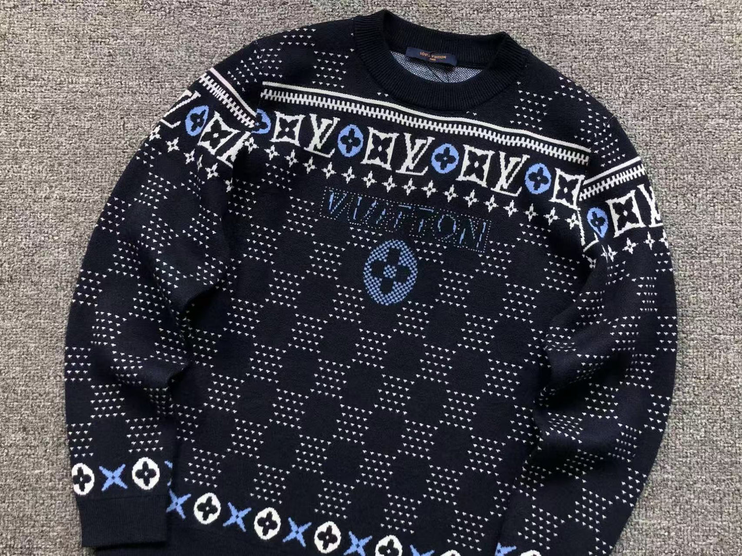 L - SWEATER