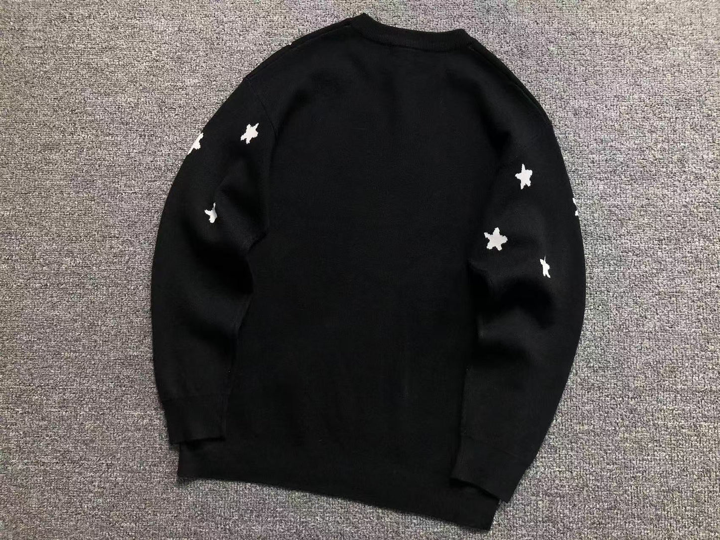 P - SWEATER
