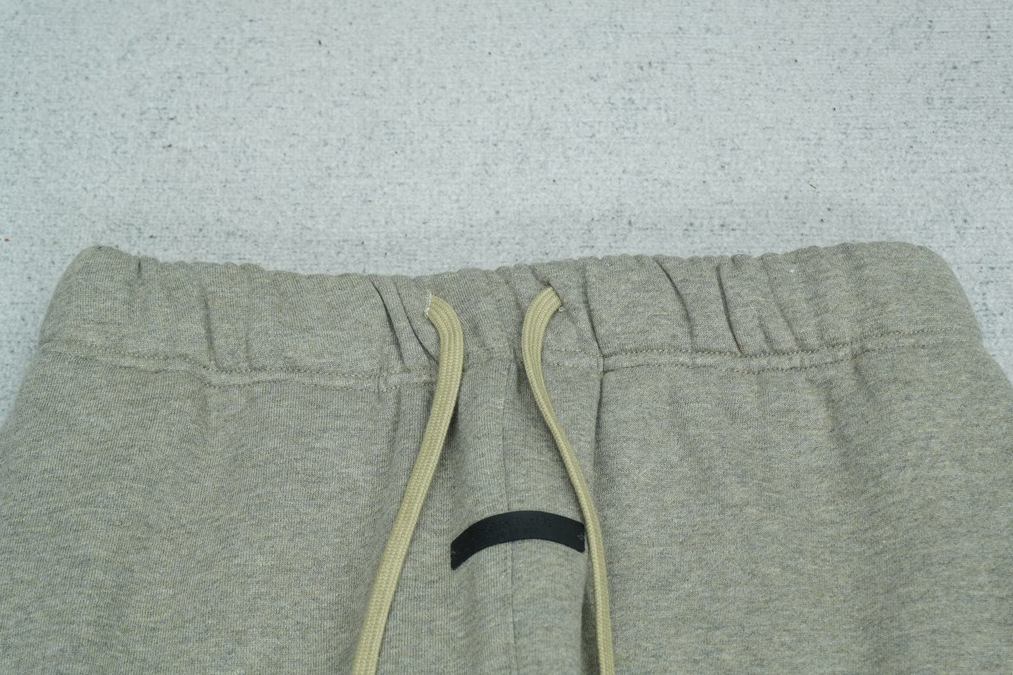 F - SWEATPANTS