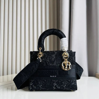 D - TASCHE
