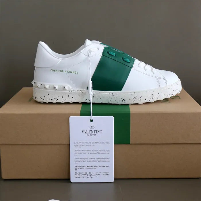 V - SNEAKERS