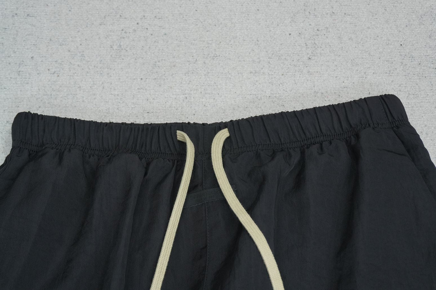 F - SWEATPANTS