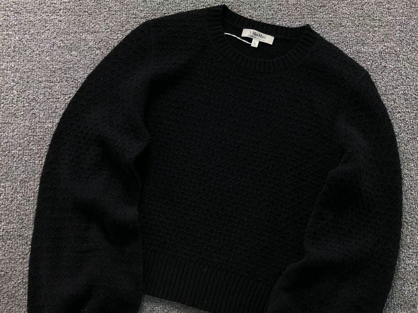 M - SWEATER