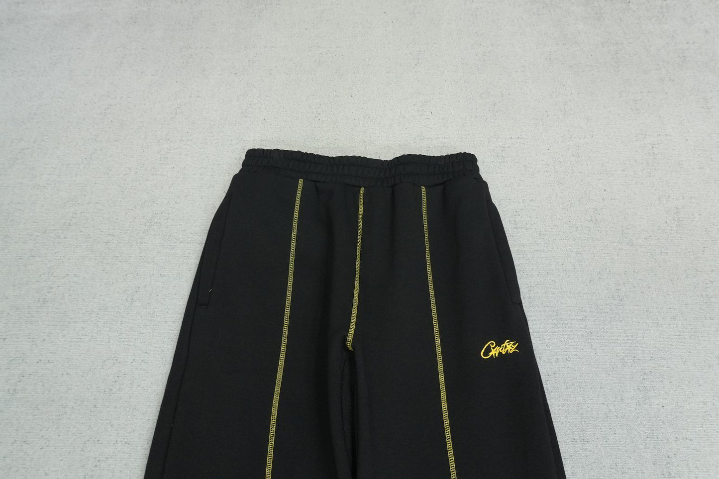 C - SWEATPANTS