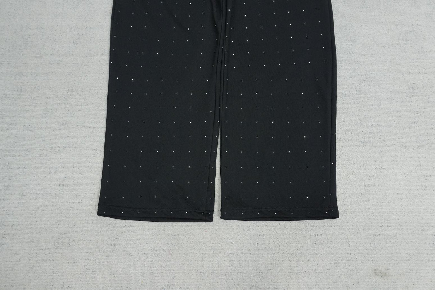 S - SWEATPANTS