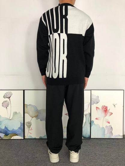 D - SWEATER