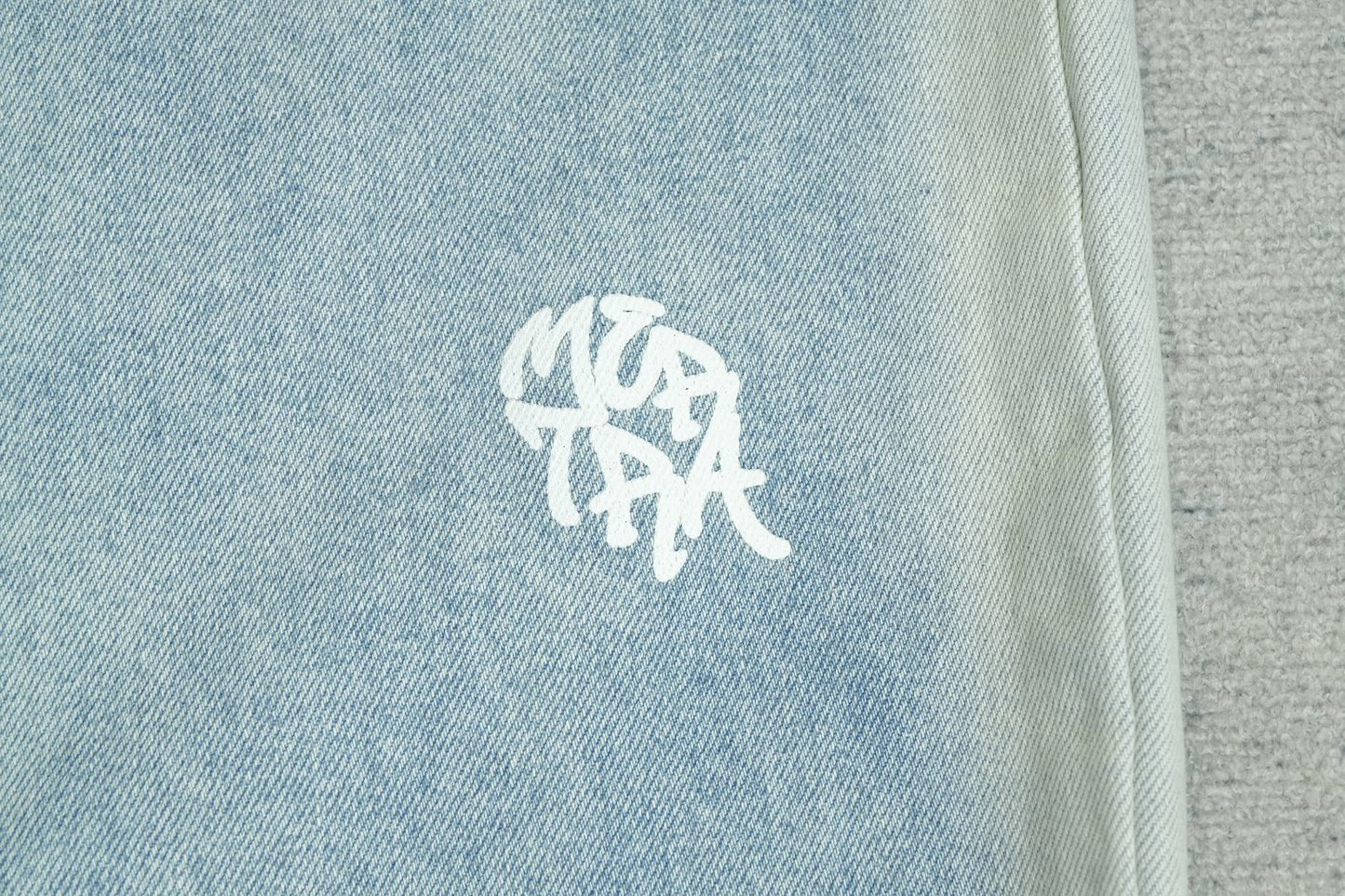 M - JEANS