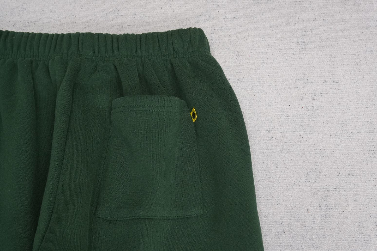 B - SWEATPANTS